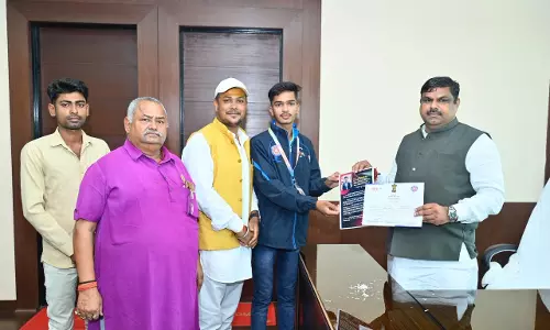 शिक्षा मंत्री गजेन्द्र यादव से ओमप्रकाश सेन ने की भेंट शिक्षा मंत्री गजेन्द्र यादव से ओमप्रकाश सेन ने की भेंट