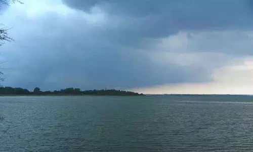 Osman Sagar और हिमायत सागर में जलस्तर कम हुआ, तीन द्वार खोले गए Osman Sagar और हिमायत सागर में जलस्तर कम हुआ, तीन द्वार खोले गए
