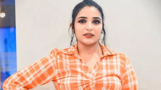 Kerala: मामले ने स्थानीय और ऑनलाइन प्लेटफॉर्म पर सुर्खियां बटोरी Kerala: मामले ने स्थानीय और ऑनलाइन प्लेटफॉर्म पर सुर्खियां बटोरी