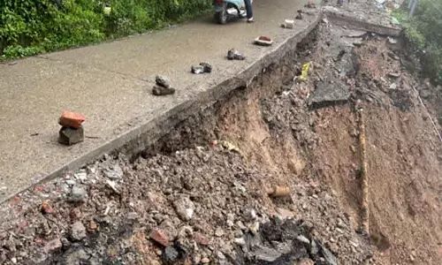Kangra में 61 सड़कें, 212 जलापूर्ति योजनाएं बाधित