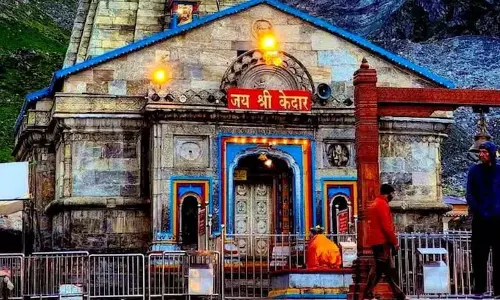 सुरक्षा चिंताओं के कारण चार धाम और हेमकुंड साहिब यात्रा 5 सितंबर तक स्थगित सुरक्षा चिंताओं के कारण चार धाम और हेमकुंड साहिब यात्रा 5 सितंबर तक स्थगित