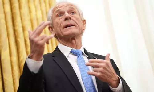 Peter Navarro अपनी ब्राह्मण टिप्पणी के लिए आलोचनाओं के घेरे में—वह व्यक्ति जिसे एलन मस्क ने मूर्ख कहा