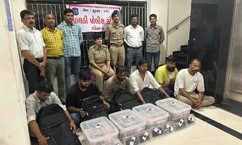 Gujarat: अंतरराष्ट्रीय साइबर ठगी गिरोह का भंडाफोड़ Gujarat: अंतरराष्ट्रीय साइबर ठगी गिरोह का भंडाफोड़