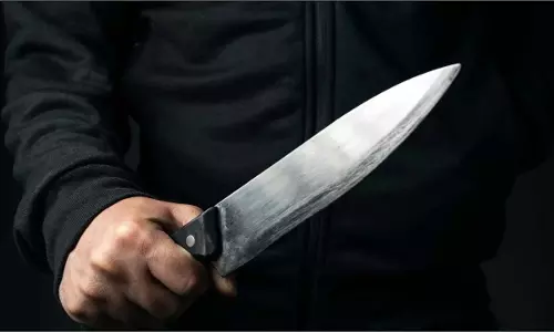 कार बुक करने के बाद चाकू दिखाकर लूटी, दो आरोपी गिरफ्तार कार बुक करने के बाद चाकू दिखाकर लूटी, दो आरोपी गिरफ्तार