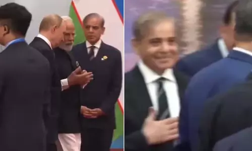 मोदी, शी और पुतिन की अगुवाई में SCO में शहबाज शरीफ सुर्खियों में आने के लिए संघर्ष कर रहे मोदी, शी और पुतिन की अगुवाई में SCO में शहबाज शरीफ सुर्खियों में आने के लिए संघर्ष कर रहे
