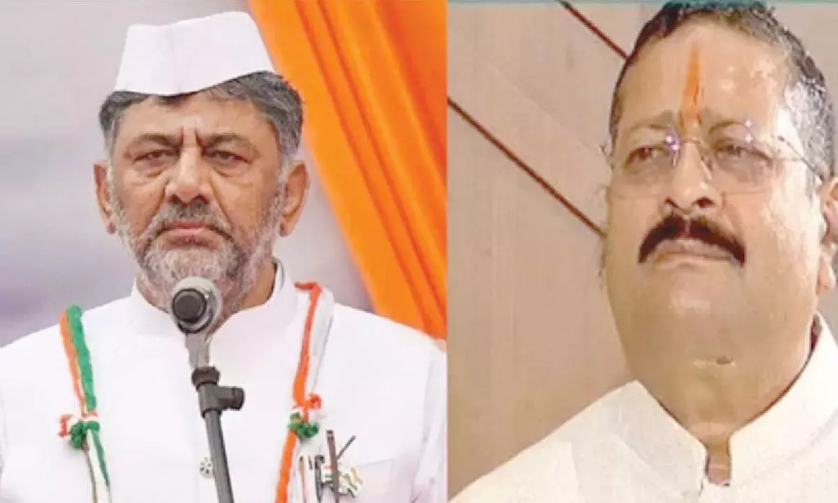 यतनाल ने आरोप लगाया कि शिवकुमार का ‘एक पैर भाजपा में’ है; DCM ने पलटवार किया यतनाल ने आरोप लगाया कि शिवकुमार का ‘एक पैर भाजपा में’ है; DCM ने पलटवार किया