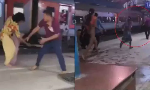 देवरिया रेलवे स्टेशन पर ट्रांसजेंडरों ने RPF इंस्पेक्टर पर हमला किया