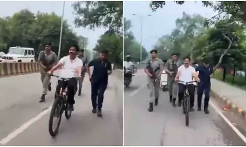 UP: मंत्री नंद गोपाल नंदी का साइकिल वीडियो वायरल, आलोचना शुरू