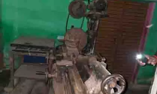 Tikamgarh: अवैध हथियार निर्माण इकाई का भंडाफोड़ Tikamgarh: अवैध हथियार निर्माण इकाई का भंडाफोड़