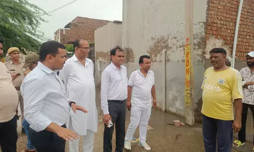 Churu : सुजानगढ़ दौरे पर कलक्टर सुराणा, जलभराव प्रबंधन की समीक्षा Churu : सुजानगढ़ दौरे पर कलक्टर सुराणा, जलभराव प्रबंधन की समीक्षा