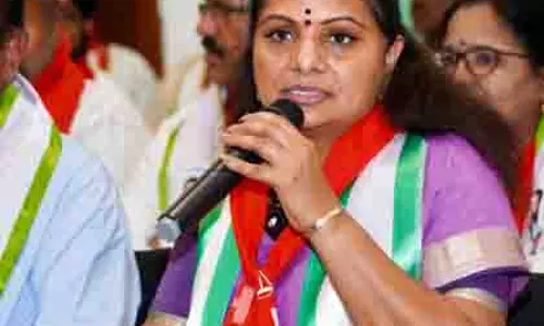 KCR पर सीबीआई जांच को लेकर कविता ने जताई नाराजगी KCR पर सीबीआई जांच को लेकर कविता ने जताई नाराजगी