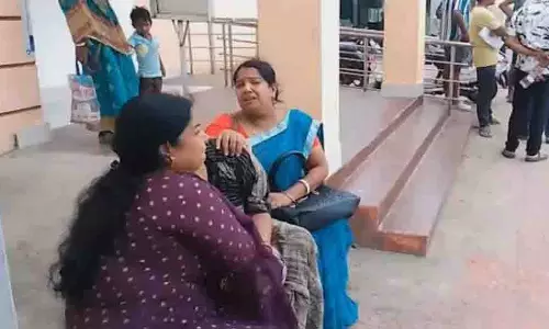 Odisha: जन्मदिन के दिन बेटी ने खोया पिता, ट्रक ने रौंदा Odisha: जन्मदिन के दिन बेटी ने खोया पिता, ट्रक ने रौंदा
