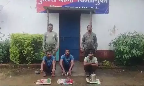 CG BREAKING: पुलिस और CRPF ने संयुक्त कार्रवाई में तीन नक्सली गिरफ्तार