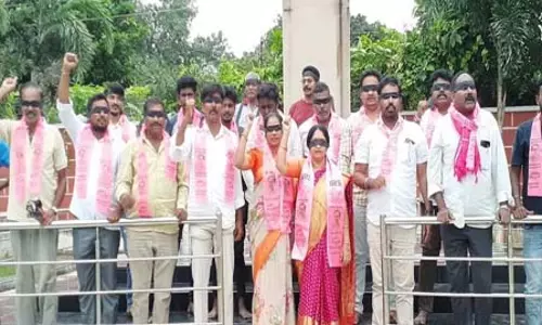 Kaleshwaram प्रोजेक्ट को लेकर BRS ने कांग्रेस सरकार के खिलाफ प्रदर्शन किया Kaleshwaram प्रोजेक्ट को लेकर BRS ने कांग्रेस सरकार के खिलाफ प्रदर्शन किया