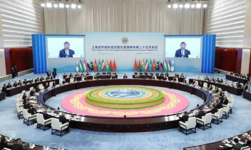 चीन ने 100 आजीविका परियोजनाओं, 2 अरब युआन अनुदान और SCO-केंद्रित छात्रवृत्तियों की घोषणा की