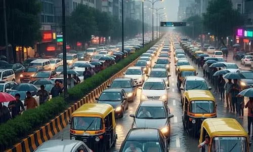 NCR में बारिश से गुरुग्राम की सड़कों पर भीषण जाम, यातायात व्यवस्था प्रभावित NCR में बारिश से गुरुग्राम की सड़कों पर भीषण जाम, यातायात व्यवस्था प्रभावित