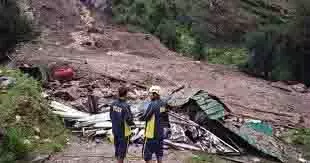 Uttarakhand :रोकी गई चारधाम यात्रा, भूस्खलन से दो की मौत Uttarakhand :रोकी गई चारधाम यात्रा, भूस्खलन से दो की मौत