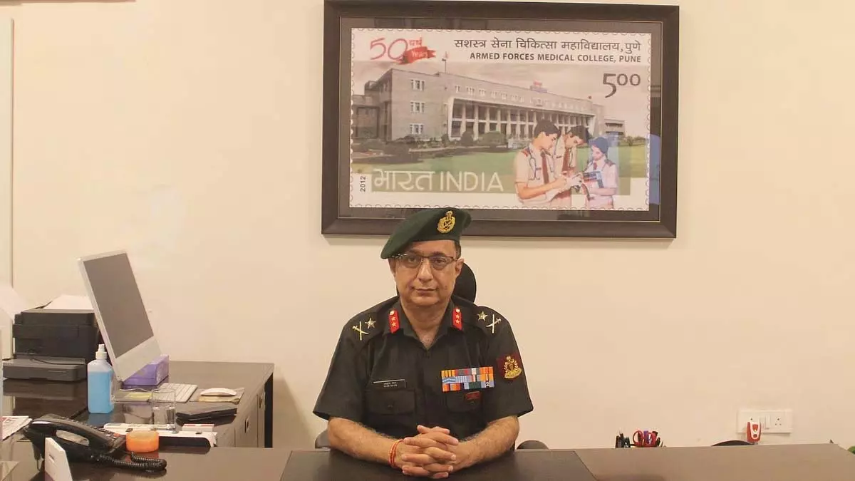 मेजर जनरल अतुल सेठ ने AFMC पुणे के डीन और डिप्टी कमांडेंट का कार्यभार संभाला मेजर जनरल अतुल सेठ ने AFMC पुणे के डीन और डिप्टी कमांडेंट का कार्यभार संभाला
