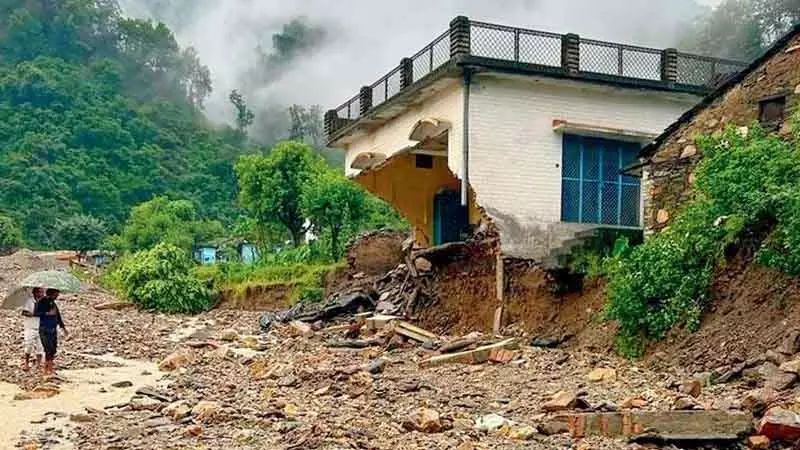 Himachal का नाजुक भविष्य, राहत और लचीलेपन पर पुनर्विचार का आह्वान Himachal का नाजुक भविष्य, राहत और लचीलेपन पर पुनर्विचार का आह्वान