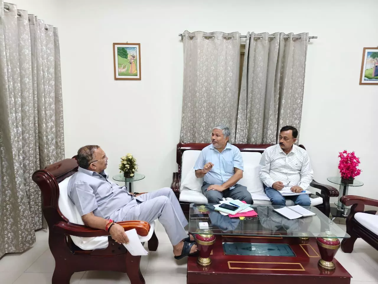 Ajmer में अनियमित जलापूर्ति पर विधानसभा अध्यक्ष ने जताई नाराजगी Ajmer में अनियमित जलापूर्ति पर विधानसभा अध्यक्ष ने जताई नाराजगी