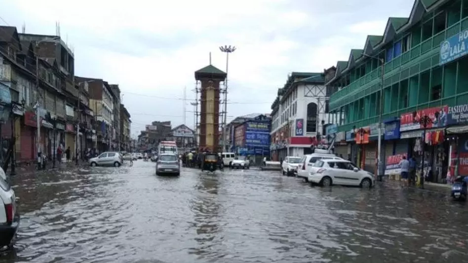 Srinagar: जम्मू-कश्मीर में 60 घंटों में व्यापक बारिश का अनुमान Srinagar: जम्मू-कश्मीर में 60 घंटों में व्यापक बारिश का अनुमान