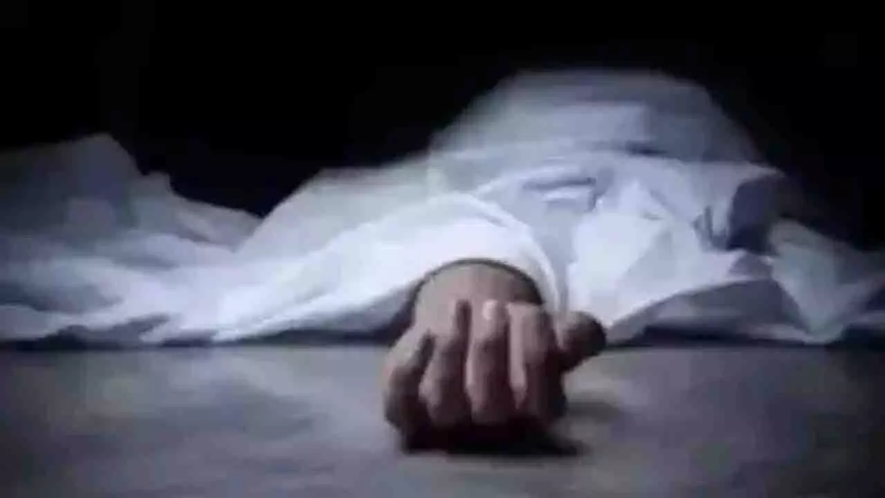 Kerala: पारिवारिक विवाद में बेटे के धक्के से पिता की मौत Kerala: पारिवारिक विवाद में बेटे के धक्के से पिता की मौत