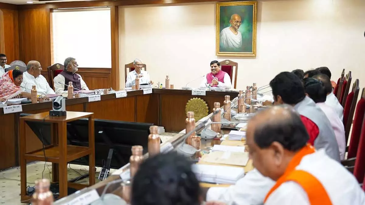 एमपी कैबिनेट बैठक: CM ने इंदौर-उज्जैन एक्सप्रेसवे के साथ सर्विस रोड को मंजूरी दी एमपी कैबिनेट बैठक: CM ने इंदौर-उज्जैन एक्सप्रेसवे के साथ सर्विस रोड को मंजूरी दी