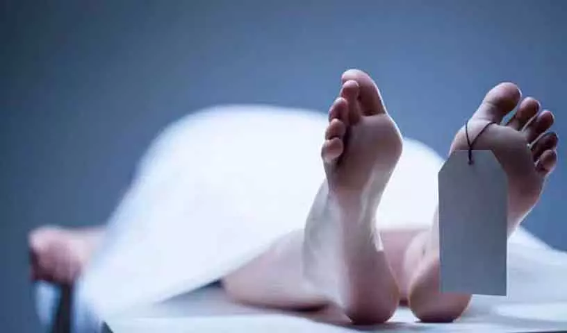 Telangana: अंतिम संस्कार की तैयारियां पूरी होने के बाद वानापर्थी का व्यक्ति जीवित मिला Telangana: अंतिम संस्कार की तैयारियां पूरी होने के बाद वानापर्थी का व्यक्ति जीवित मिला