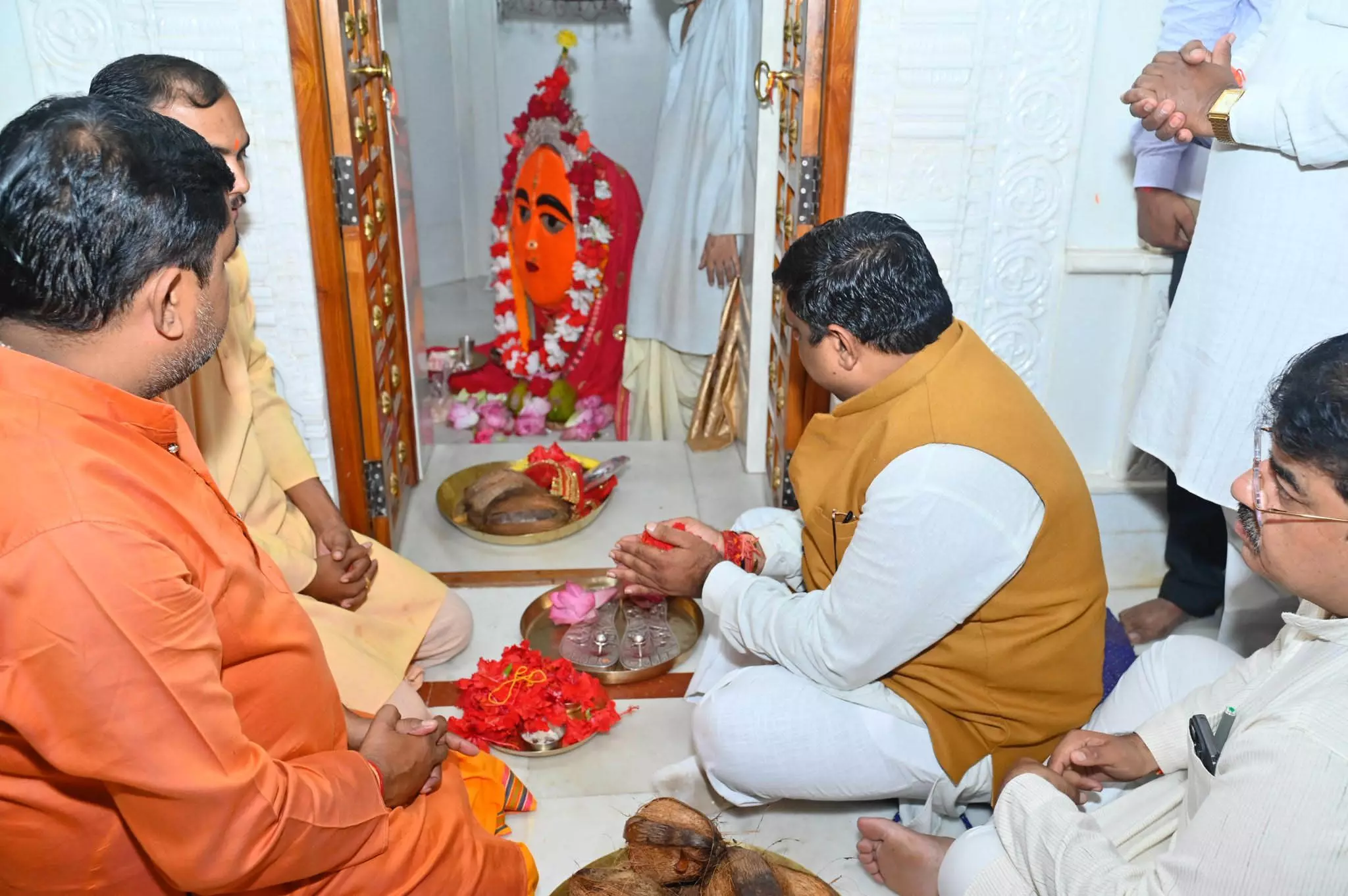 मंत्री गजेंद्र यादव ने धमतरी में बिलई माता के दर्शन किए मंत्री गजेंद्र यादव ने धमतरी में बिलई माता के दर्शन किए