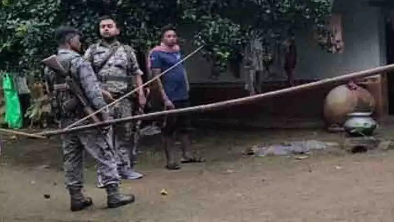 Jharkhand: दुमका में बुजुर्ग दंपति की बेरहमी से हत्या, दो बेटियां घायल Jharkhand: दुमका में बुजुर्ग दंपति की बेरहमी से हत्या, दो बेटियां घायल