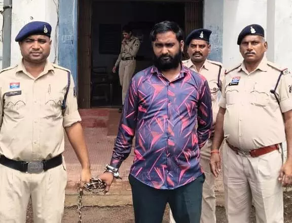 मोबाइल डाटा से खुला ड्रग्स नेटवर्क का राज, अब लवली नाम का पैडलर गिरफ्तार मोबाइल डाटा से खुला ड्रग्स नेटवर्क का राज, अब लवली नाम का पैडलर गिरफ्तार