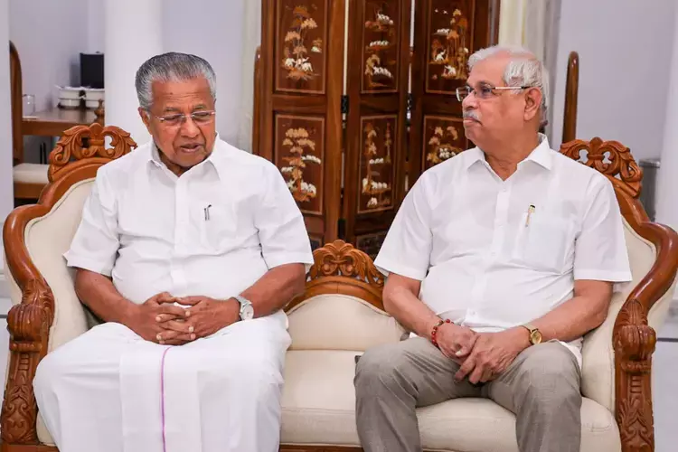 Kerala : डिजिटल यूनिवर्सिटी में कुलपति नियुक्तियों में मुख्यमंत्री की भूमिका के खिलाफ सुप्रीम कोर्ट का रुख किया Kerala : डिजिटल यूनिवर्सिटी में कुलपति नियुक्तियों में मुख्यमंत्री की भूमिका के खिलाफ सुप्रीम कोर्ट का रुख किया