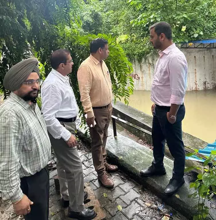 Chandigarh: जीपीओ बेसमेंट में पानी घुसा Chandigarh: जीपीओ बेसमेंट में पानी घुसा