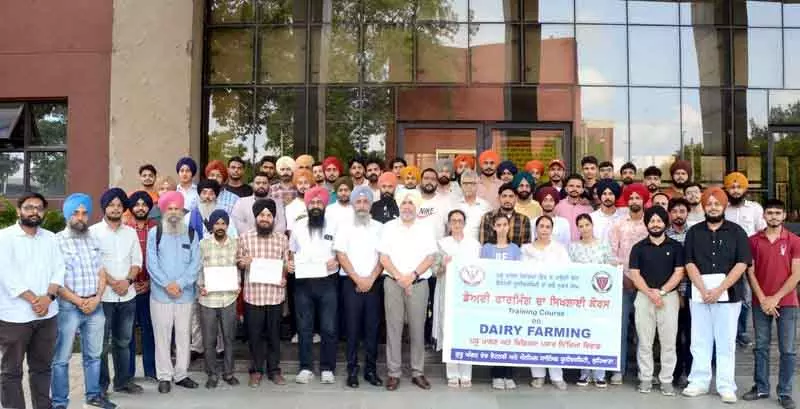 डेयरी फार्मिंग में उद्यमिता और स्थायी आय की अपार संभावनाएं: VC Gill डेयरी फार्मिंग में उद्यमिता और स्थायी आय की अपार संभावनाएं: VC Gill