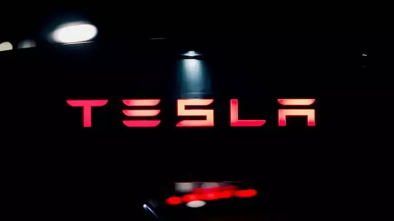 प्रतिद्वंद्वियों के लाभ के कारण Tesla के चीन शिपमेंट में लगातार गिरावट आई प्रतिद्वंद्वियों के लाभ के कारण Tesla के चीन शिपमेंट में लगातार गिरावट आई