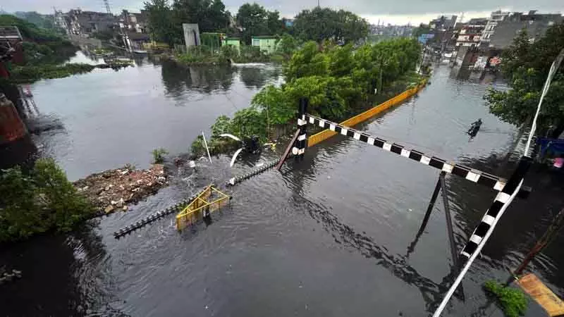 Ludhiana: भारी बारिश के कारण जिला हाई अलर्ट पर, प्रशासन स्थिति पर नजर रख रहा Ludhiana: भारी बारिश के कारण जिला हाई अलर्ट पर, प्रशासन स्थिति पर नजर रख रहा