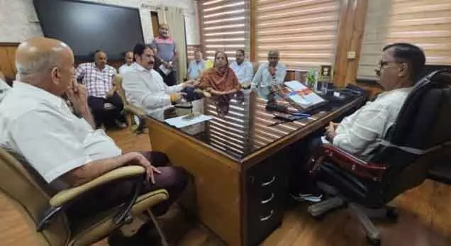 Jammu पूर्व, नगरोटा से कांग्रेस प्रतिनिधिमंडल ने राणा से मुलाकात की Jammu पूर्व, नगरोटा से कांग्रेस प्रतिनिधिमंडल ने राणा से मुलाकात की