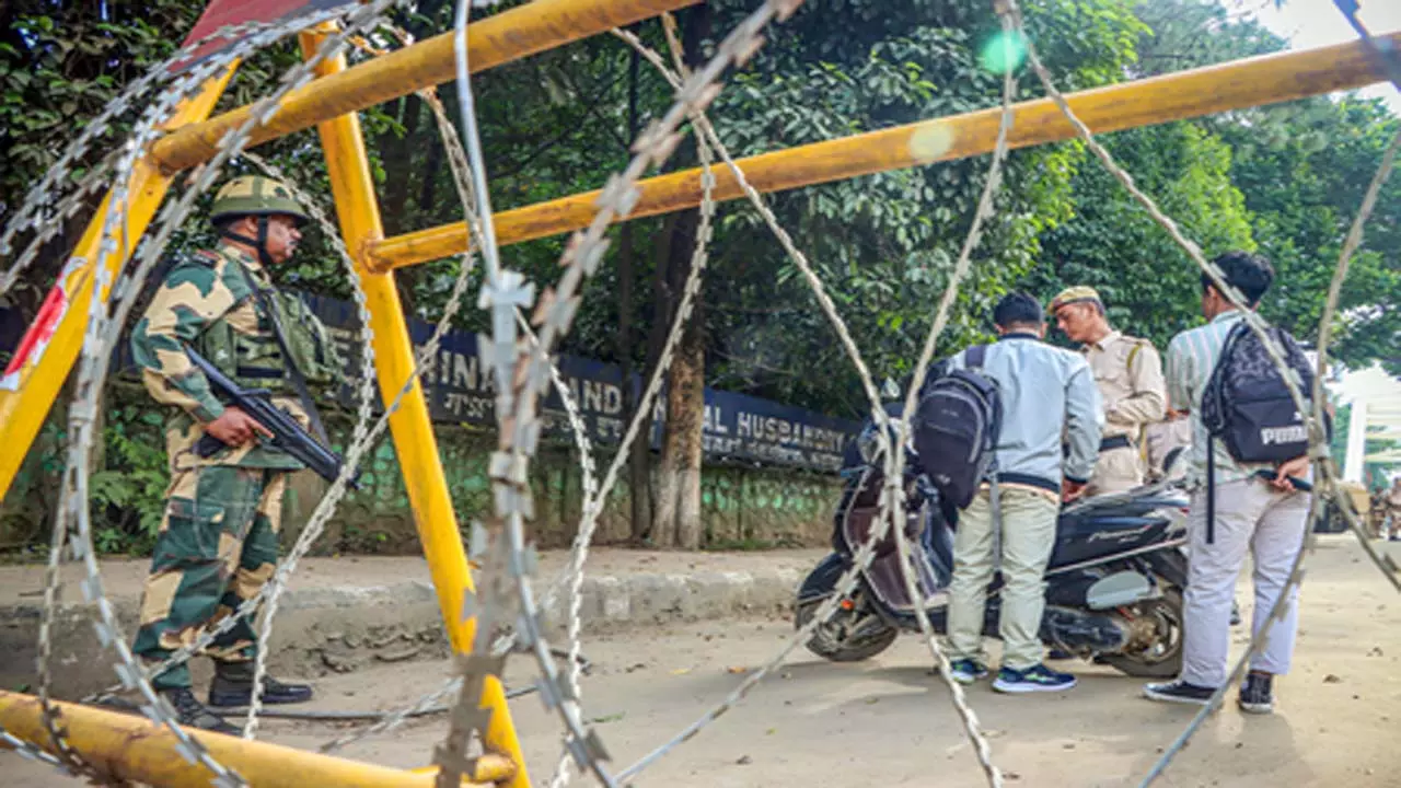 सितंबर में प्रस्तावित VVIP दौरे की तैयारी कर रही मणिपुर सरकार सितंबर में प्रस्तावित VVIP दौरे की तैयारी कर रही मणिपुर सरकार
