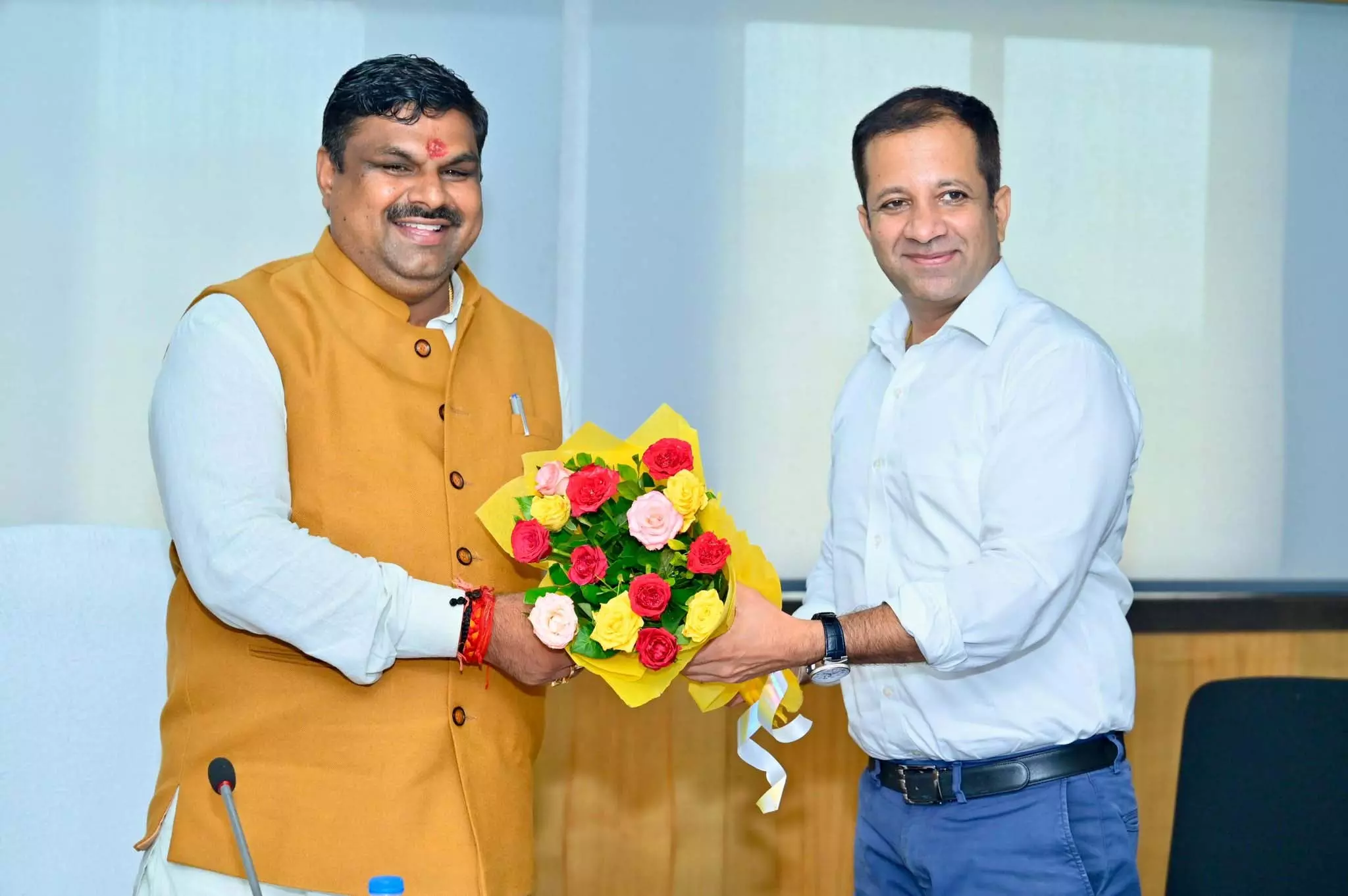 शिक्षा गुणवत्ता सुधार पर मंत्री गजेंद्र यादव सख्त शिक्षा गुणवत्ता सुधार पर मंत्री गजेंद्र यादव सख्त