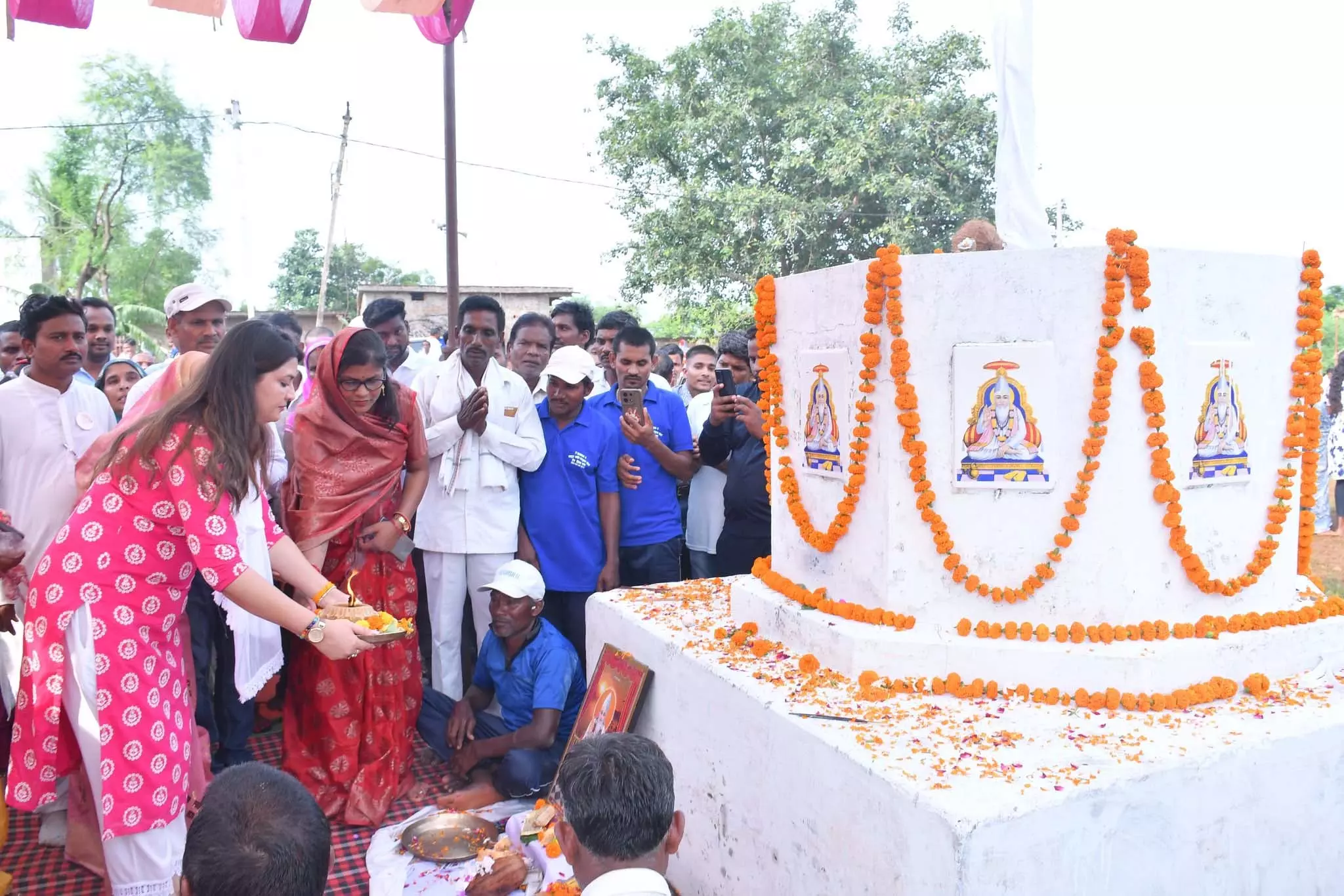 विधायक भावना बोहरा ने किया सत्यनाम धुनि कार्यक्रम में शिरकत विधायक भावना बोहरा ने किया सत्यनाम धुनि कार्यक्रम में शिरकत