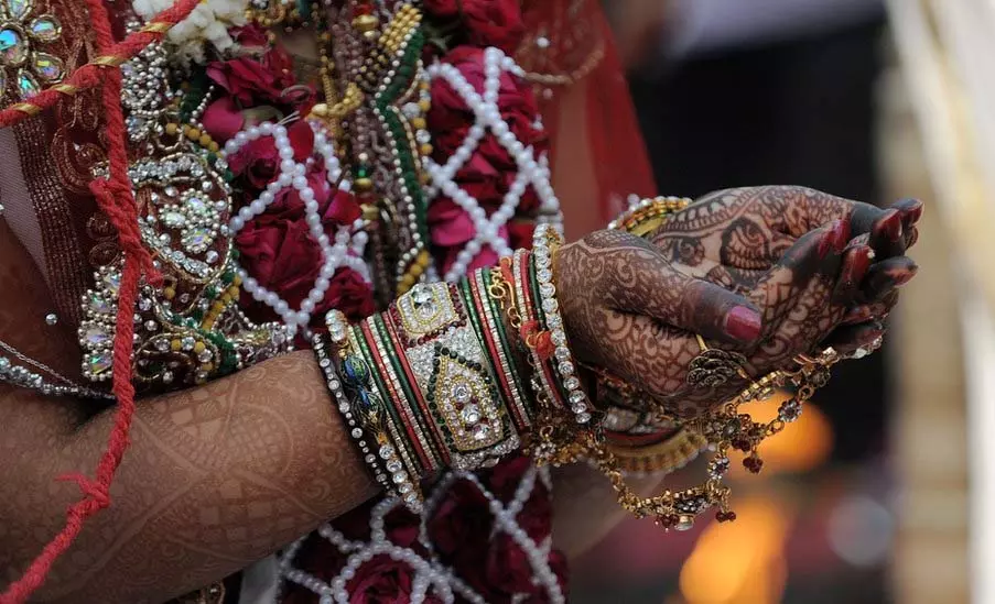 रायपुर में दहेज प्रताड़ना से नवविवाहिता की मौत, पति पर अपराध दर्ज रायपुर में दहेज प्रताड़ना से नवविवाहिता की मौत, पति पर अपराध दर्ज