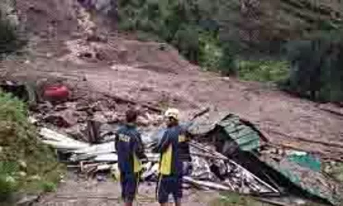 Uttarakhand :रोकी गई चारधाम यात्रा, भूस्खलन से दो की मौत