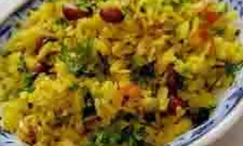Masala Poha Recipe: नाश्ते में बिना मेहनत के मिनटों में बनाएं मसाला पोहा Masala Poha Recipe: नाश्ते में बिना मेहनत के मिनटों में बनाएं मसाला पोहा