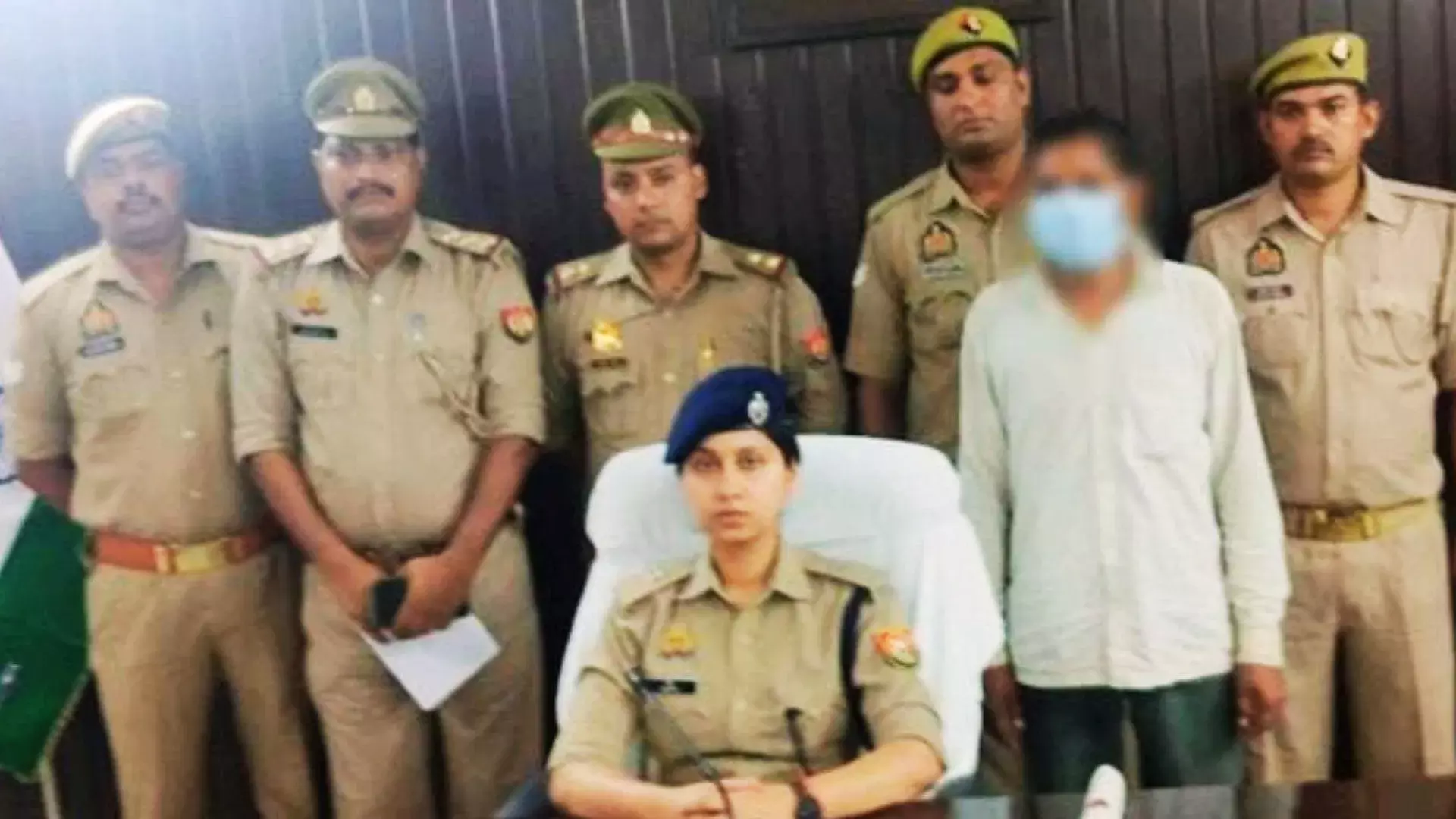 Varanasi: पुलिस ने सिंहवार गांव हत्याकांड का पर्दाफाश किया