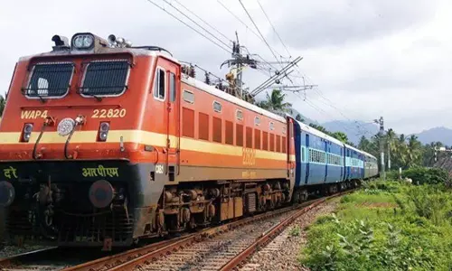Bhopal: नर्मदा एक्सप्रेस हादसा, चिकित्सा टीम की चूक Bhopal: नर्मदा एक्सप्रेस हादसा, चिकित्सा टीम की चूक