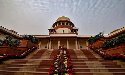 शिक्षकों को सेवा में बने रहने के लिए TET परीक्षा देना अनिवार्य: SC शिक्षकों को सेवा में बने रहने के लिए TET परीक्षा देना अनिवार्य: SC