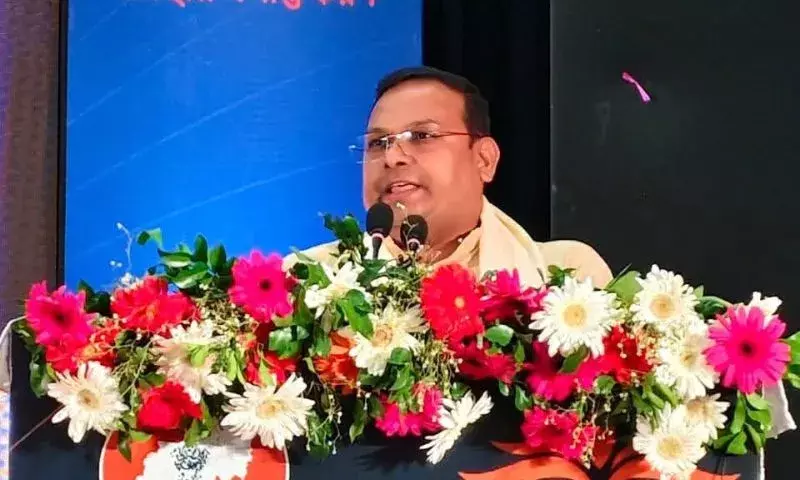 Tripura मंत्री के बयान पर बवाल, मीडिया को दुश्मन कहने पर हुई निंदा Tripura मंत्री के बयान पर बवाल, मीडिया को दुश्मन कहने पर हुई निंदा