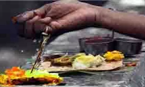 Pitru Paksha 2025: पितरों की मुक्ति का दिन, जब याद न हो श्राद्ध की तिथि तो इस दिन करें पिंडदान Pitru Paksha 2025: पितरों की मुक्ति का दिन, जब याद न हो श्राद्ध की तिथि तो इस दिन करें पिंडदान