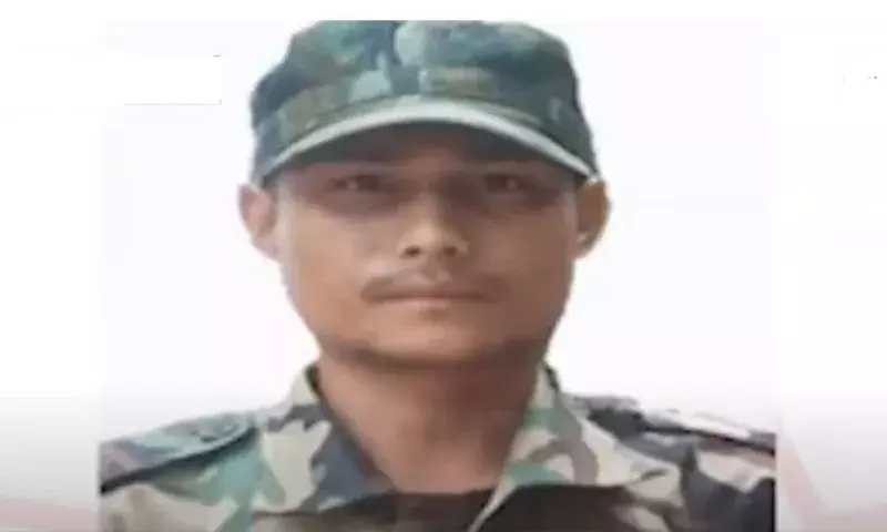 Manipur: म्यांमार सीमा पर ड्रोन हमलों में एक प्रीपैक की मौत, पांच अन्य घायल Manipur: म्यांमार सीमा पर ड्रोन हमलों में एक प्रीपैक की मौत, पांच अन्य घायल