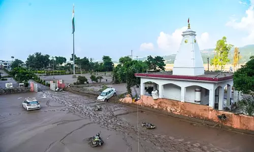 मानसून की बारिश ने पलटा खाया रुख : कई राज्य रेड अलर्ट पर